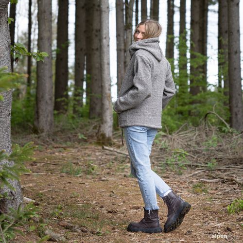 Wolljacke ohne Futter Naturbraun Outdoor Tragebeispiel